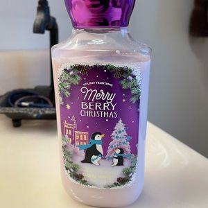Bath and body works merry berry Christmas lotion